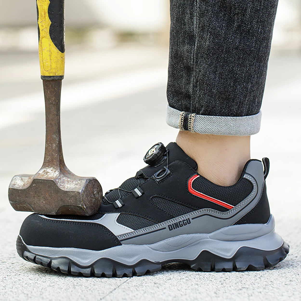 Steel Toe Lightweight Breathable Sneakers for Men Anti-smash Anti-puncture Protection Safety Shoes Rotating Button Work Shoes